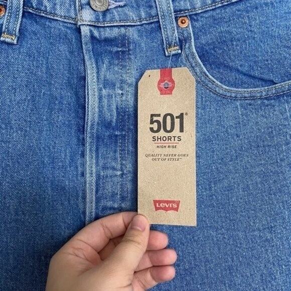 Levi's 501 NWT Button Fly High Waisted Jean Shorts 33 - Picture 2 of 7